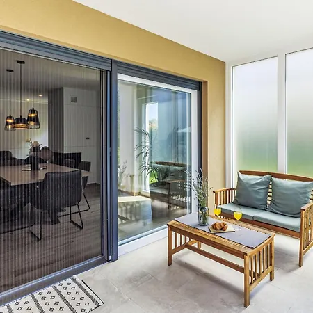 Cancar By Interhome Фиорини