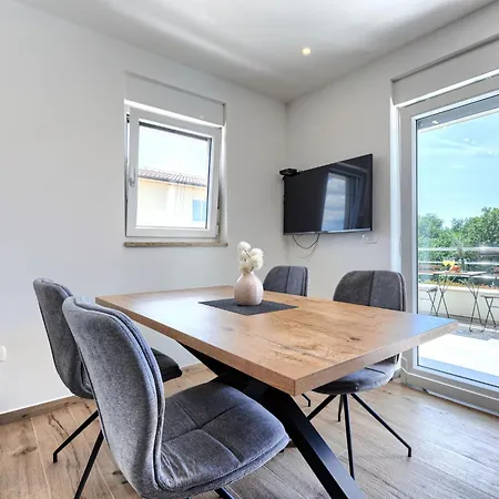 Cancar By Interhome Фиорини