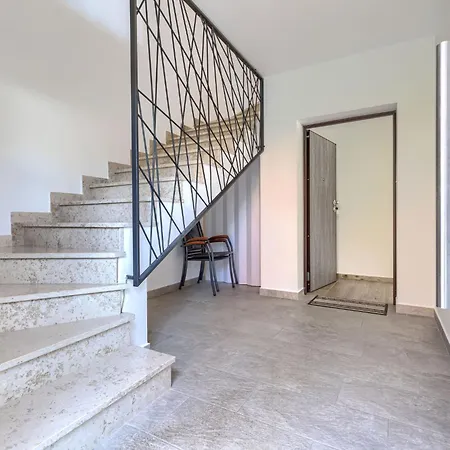 Cancar By Interhome Фиорини