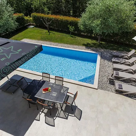 Cancar By Interhome